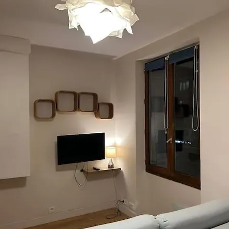 Studio/F1 Aux Buttes Chaumont Paris Extérieur photo