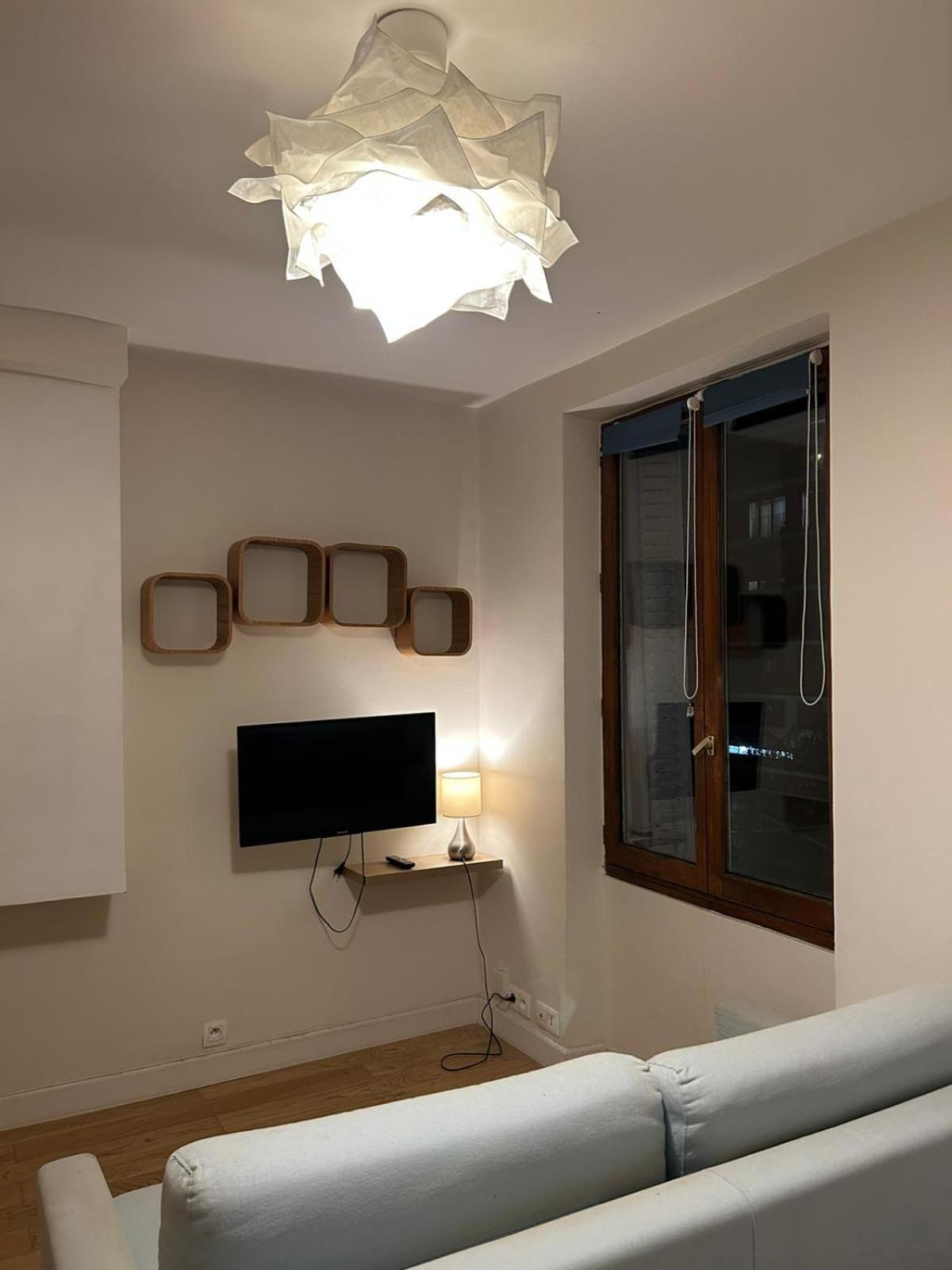 Studio/f1 Aux Buttes Chaumont Appartement