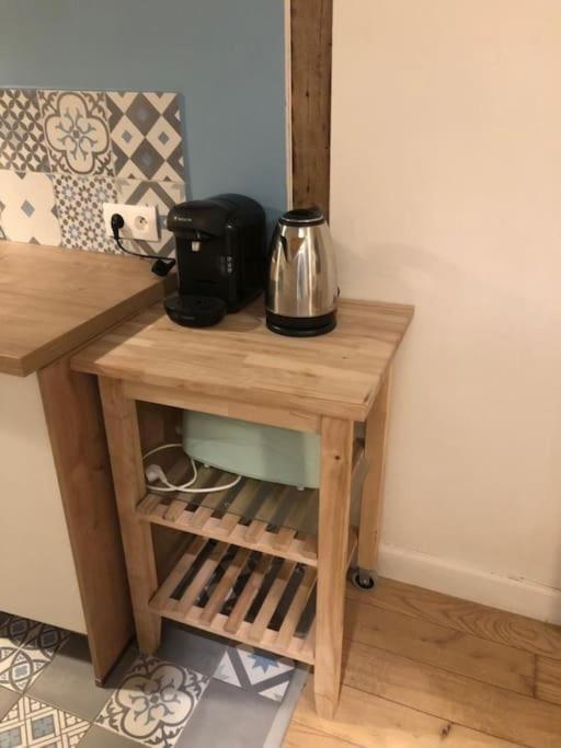 Studio/f1 Aux Buttes Chaumont Appartement *
